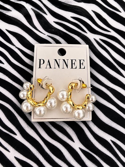 Pearls & Gold Hoop Earrings